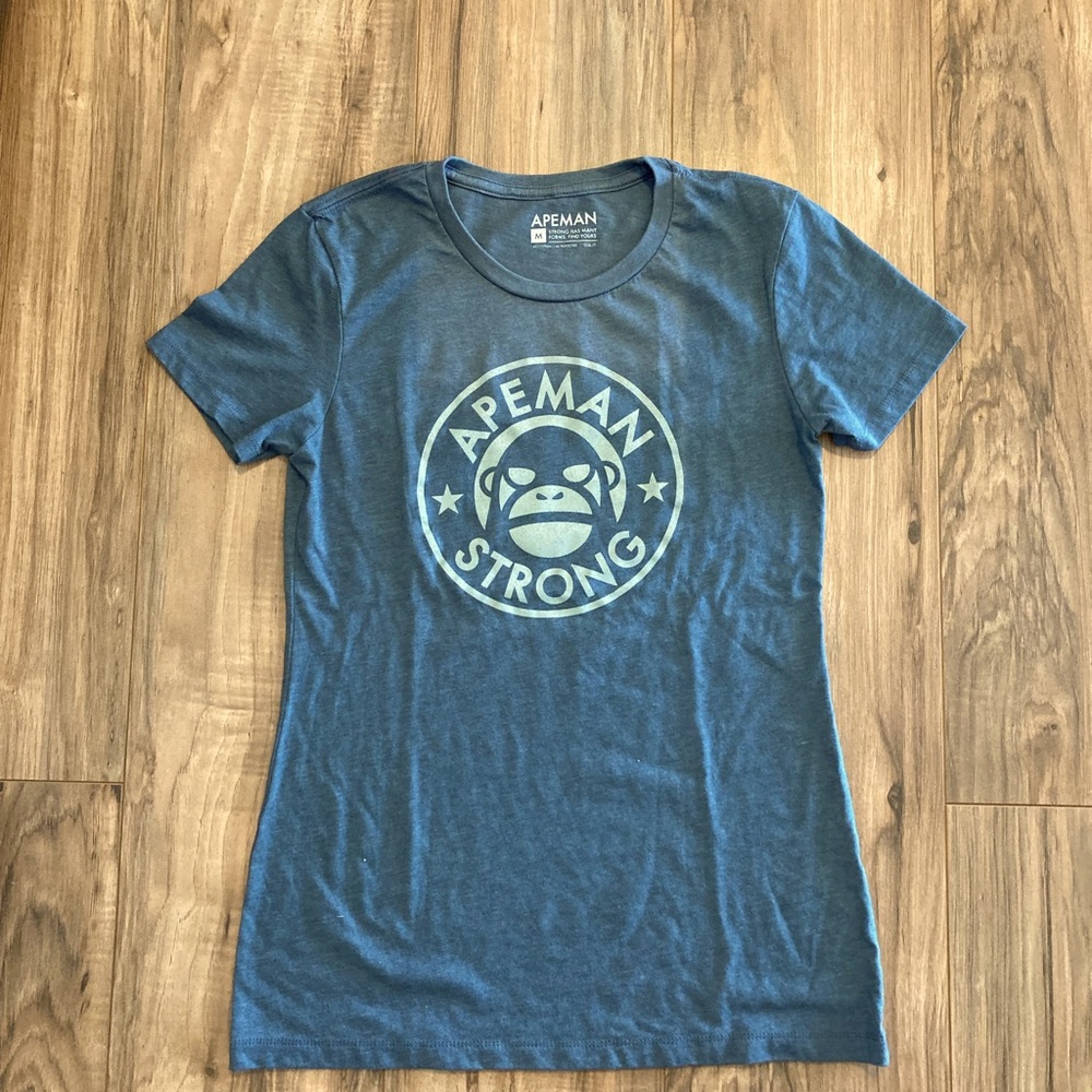 Women’s Apeman strong T-shirt. Blue. Size medium.